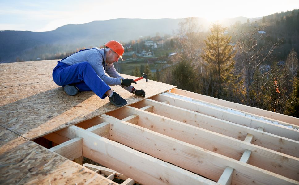 7 Benefits of Hiring a Roofer to do your Roofing Work